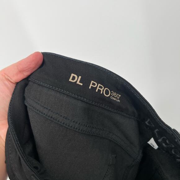 DL1961 Mid-Rise Florence Instasculpt Skinny Jeans in Riker - Picture 6 of 9